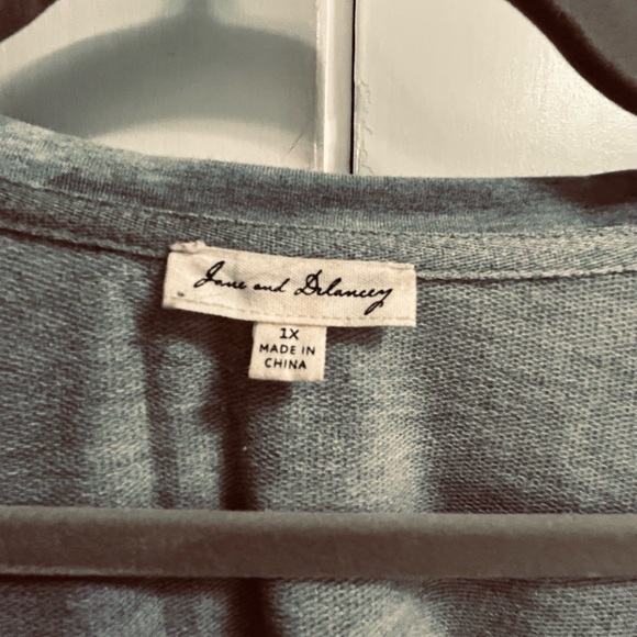 Jane and Delancey fatigue look Knit Top - Picture 4 of 6